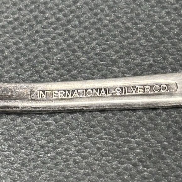 Vintage International Silver Co. IS Original Rogers Tomato Slotted Serving Spoon - Picture 5 of 10